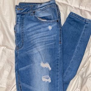 Design Lab light wash jeans